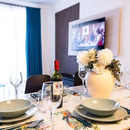 Luxury 3-bed Seafront Apt-mellieha Bay-jacuzzi Is-Sellum