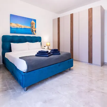 Luxury 3-bed Seafront Apt-mellieha Bay-jacuzzi Is-Sellum