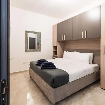 Luxury 3-bed Seafront Apt-mellieha Bay-jacuzzi * Is-Sellum