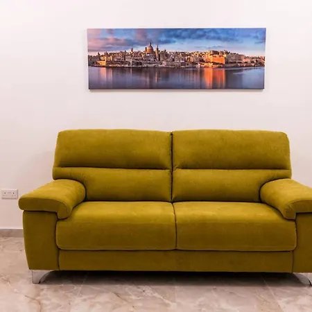 Luxury 3-bed Seafront Apt-mellieha Bay-jacuzzi Apartment *