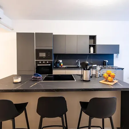 Luxury 3-bed Seafront Apt-mellieha Bay-jacuzzi Apartment Is-Sellum