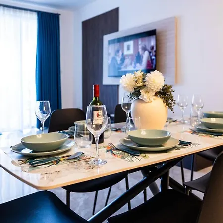 Apartment Luxury 3-bed Seafront Apt-mellieha Bay-jacuzzi