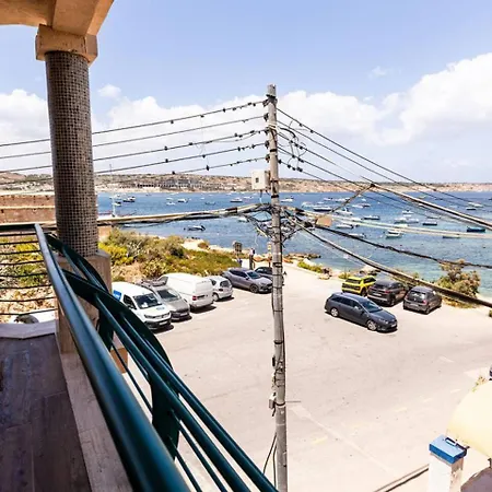 Luxury 3-bed Seafront Apt-mellieha Bay-jacuzzi Apartment
